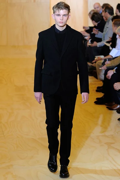 Look 1